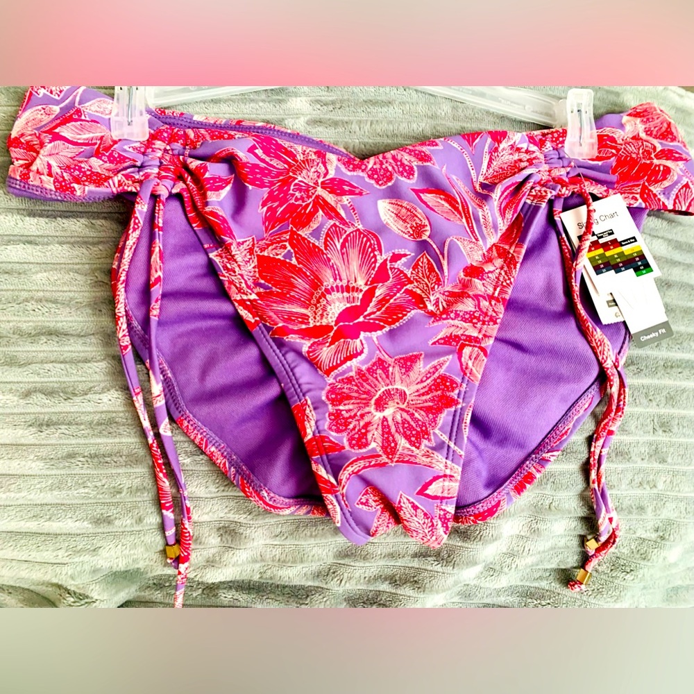TIME AND TRU NWT CHEEKY SEXY HAWAIIAN 🌺 LOW RISE BIKINI W/STRINGS, BOTTOM ONLY